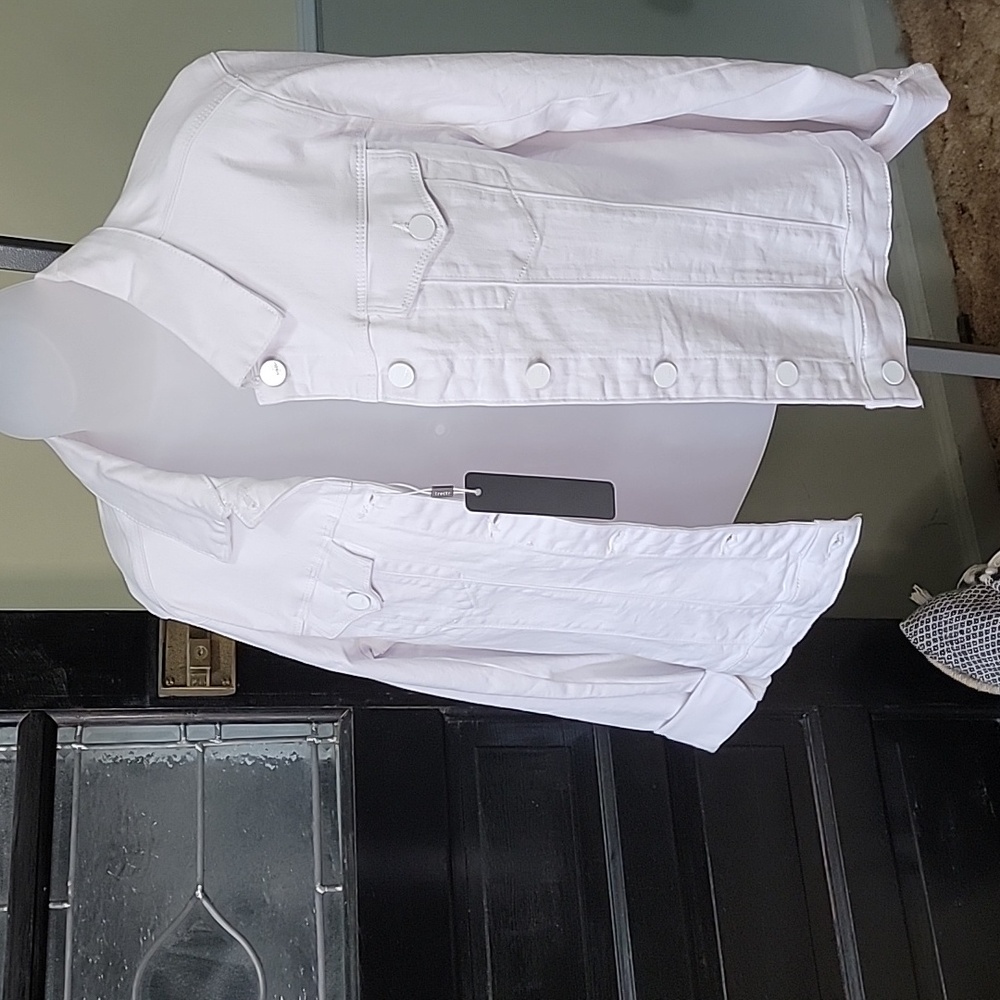 #09 NWT tractr Crisp White Jean Jacket Adjusrable Waist Women Size S